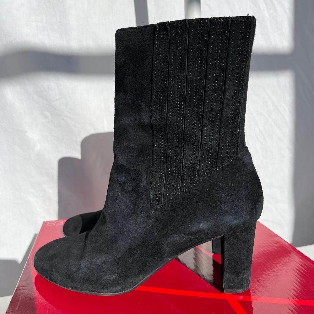 Aerosoles (8US/6EU) suede above-the-ankle boots with "heel rest comfort"